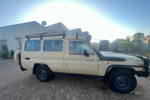 Kenya Safari landcruiser